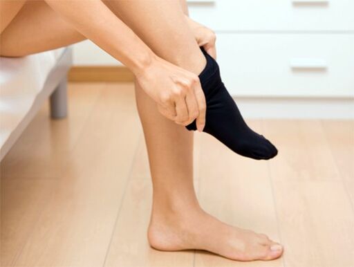 καθαρές κάλτσες κατά τη θεραπεία του μύκητα στο δέρμα των ποδιών